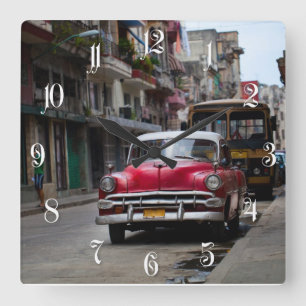 Retro cars on the Havana street Quadratische Wanduhr