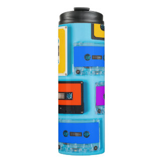 Retro Cassette: Blue Background Collection Thermosbecher