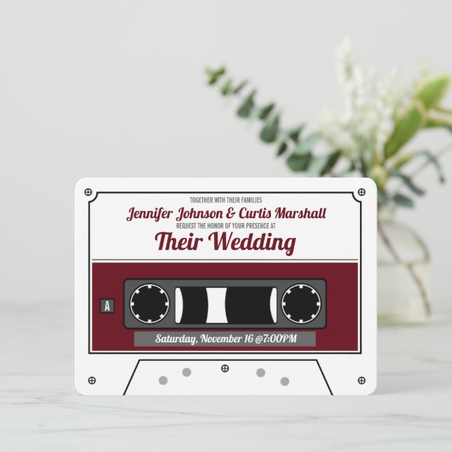 Retro Cassette Tape Wine Red Wedding Einladung (Stehend Vorderseite)