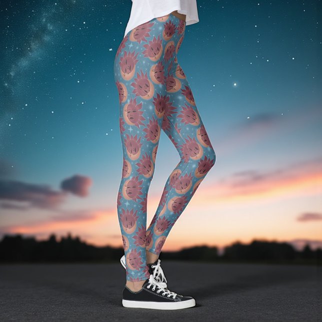 Retro Celestial Sun und MoonRetro Leggings (Retro celestial leggings with dreamy suns and moons on a dusty blue starry sky.)
