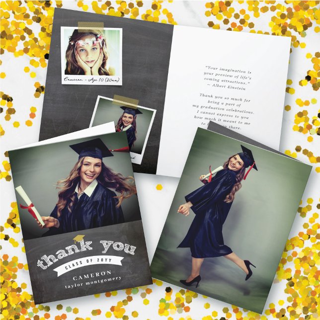 Retro Chalkboard Sketch Foto Graduierung Grad Dankeskarte (Retro Black Chalkboard Sketch Photo Graduation Cap Grad Thank You Card @ zazzle.com/color_therapy)