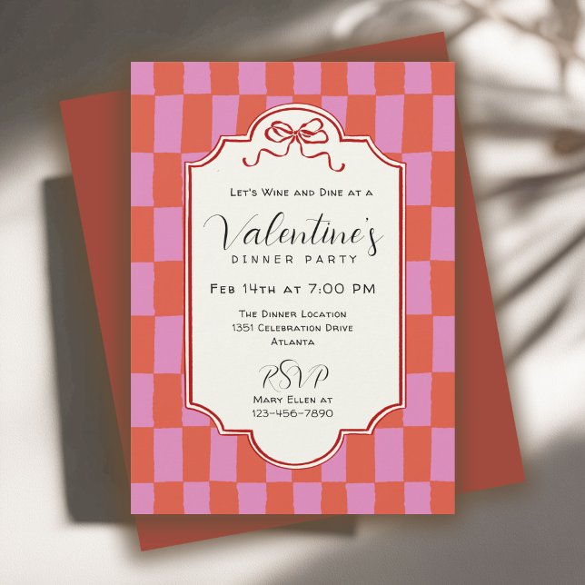 Retro Checkerboard Handdrawn Bow Valentine Dinner Einladung (Von Creator hochgeladen)