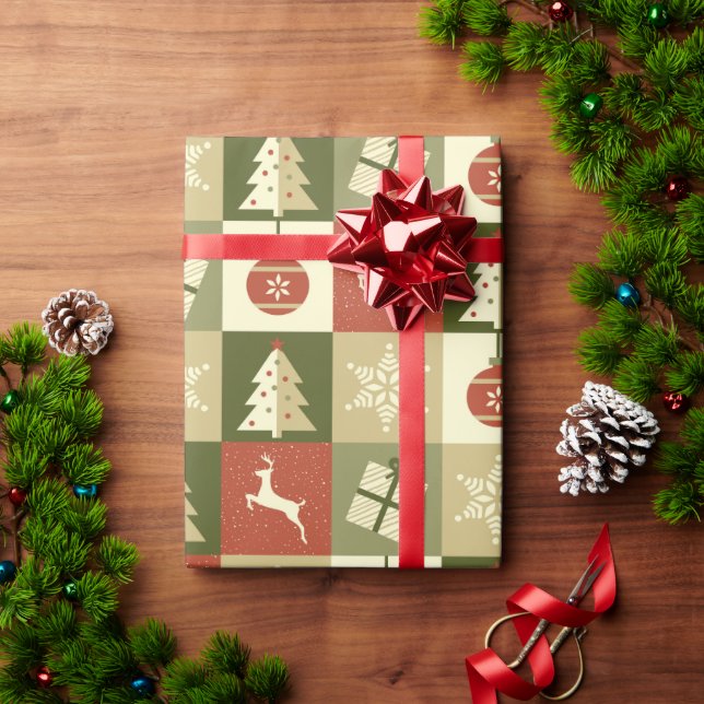 Retro Checkered Christmas Red and Green  Geschenkpapier (Feiertagsgeschenk)