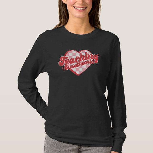 Retro Checkered Teaching Sweethearts Happy Valenti T-Shirt (Vorderseite)