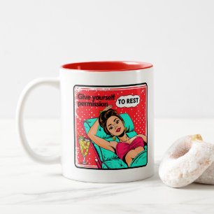 Retro Chic: Vintage Pop Art Inspirierender Spruch Zweifarbige Tasse