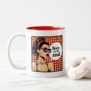 Retro Chic: Vintage Pop Art Inspirierender Spruch Zweifarbige Tasse