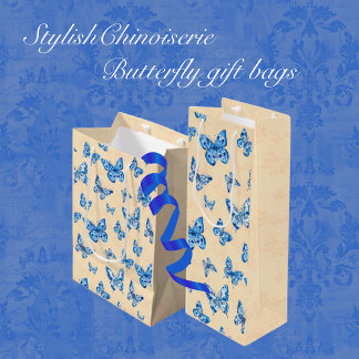 Retro Chinoiserie Blue Butterfells Blush Ivory Mittlere Geschenktüte