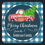 Retro Christmas Red Truck Familienname Quadratischer Aufkleber<br><div class="desc">Fun Retro roter LKW mit Weihnachtsbaum. Candy-Truck. Personalisierter Familienname für Siegel,  Umschlag Aufkleber oder einfach nur lustige Weihnachtsaufkleber.</div>