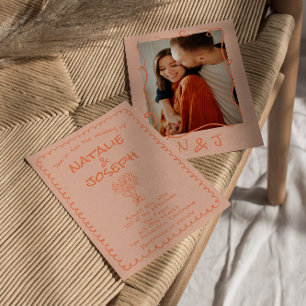 Retro Coral Hand geschrieben Quirky Foto Hochzeit Einladung