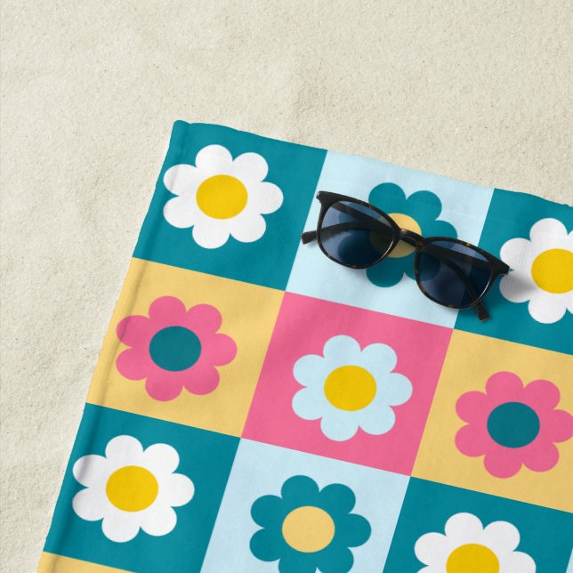 Retro Cute colorful Pastel Flowers Pattern  Strandtuch (Beispiel)