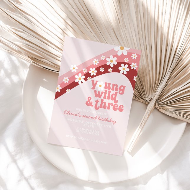 Retro daisy Young Wild Drei blühende Geburtstage Einladung (Von Creator hochgeladen)