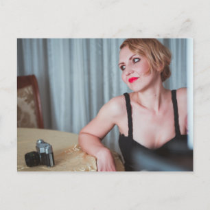 Retro-Dame mit Kamera Postkarte