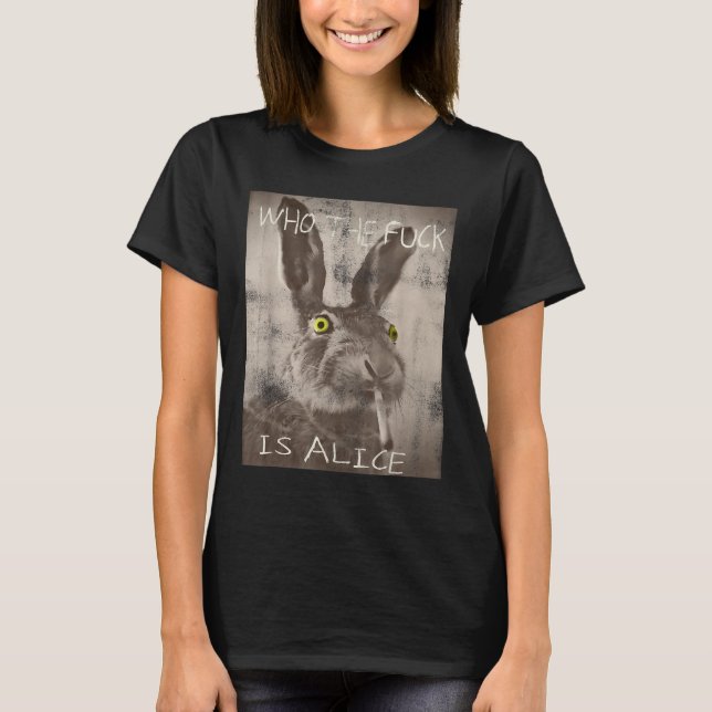 Retro, der Fick ist Alice Funny Rabbit T-Shirt (Vorderseite)