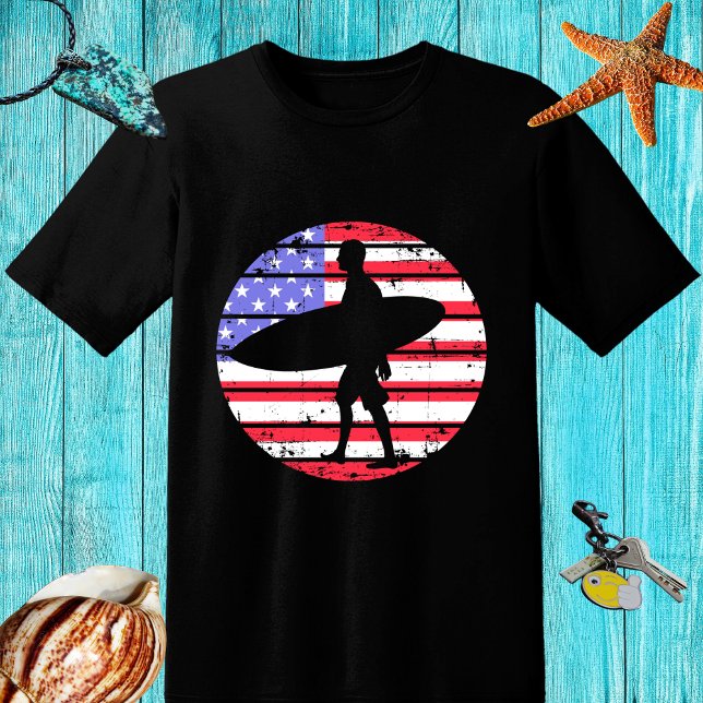 Retro Design Surfer mit Board und US-Flagge T-Shirt (Von Creator hochgeladen)
