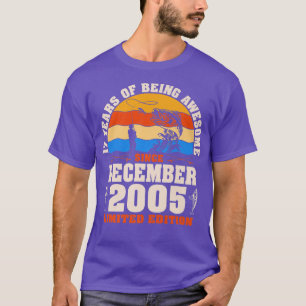 Retro Dezember 2005 17 Jahre altes Angeln über 17. T-Shirt