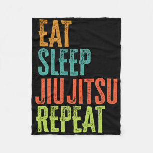 Retro Eat Sleep Jiu Jitsu Wiederholung Kampfkunst  Fleecedecke