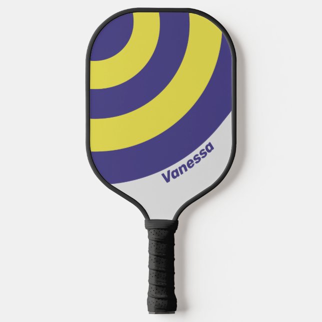 Retro Electric Lemon Traubenkreislauf Streifen mit Pickleball Schläger (Vorderseite)