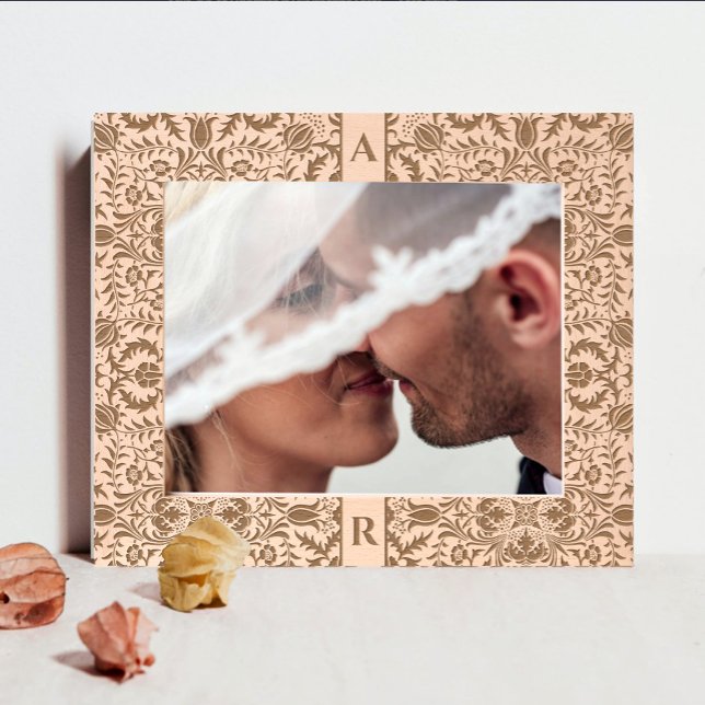 Retro Elegant Floral Couple Name Initial Monogramm Geätzte Rahmen (Von Creator hochgeladen)