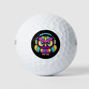 Retro-Eule mit Kopfhörern Golfball