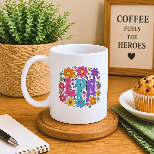 Retro examinierende Pflegefachfrau Kaffeetasse (Von Creator hochgeladen)
