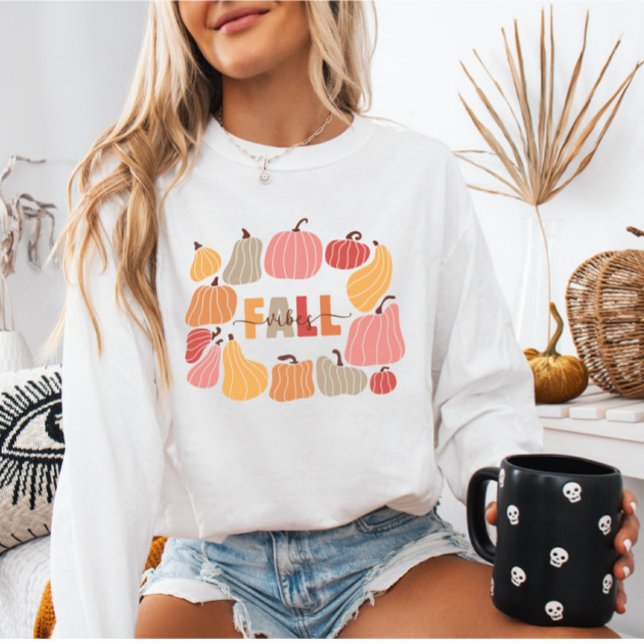 Retro Fall Vibes Sweatshirt mit farbigen Pumpkins (Von Creator hochgeladen)