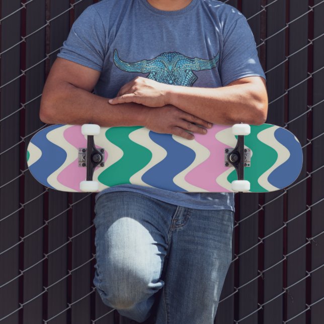 Retro-FarbWaves Skateboard (Außenbereich 3)