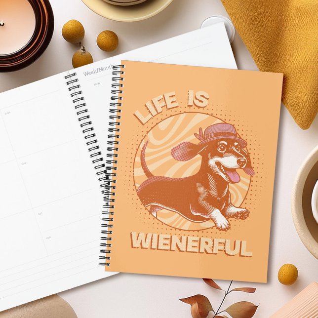 Retro Fedora Dackel "Life is Wienerful" Niedlich Planer (This fun and quirky design features an adorable dachshund, complete with a cute fedora hat!)