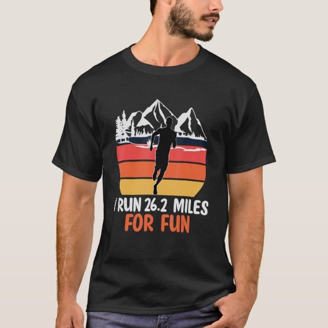 Retro First Marathoner Marathon Finisher 26 2 Runn T-Shirt (Vorderseite)