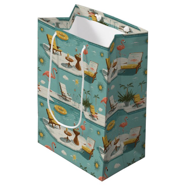 Retro-Flamingo-Poolside-Sommer-Muster (9) Mittlere Geschenktüte (Vorderseite Schrägansicht)