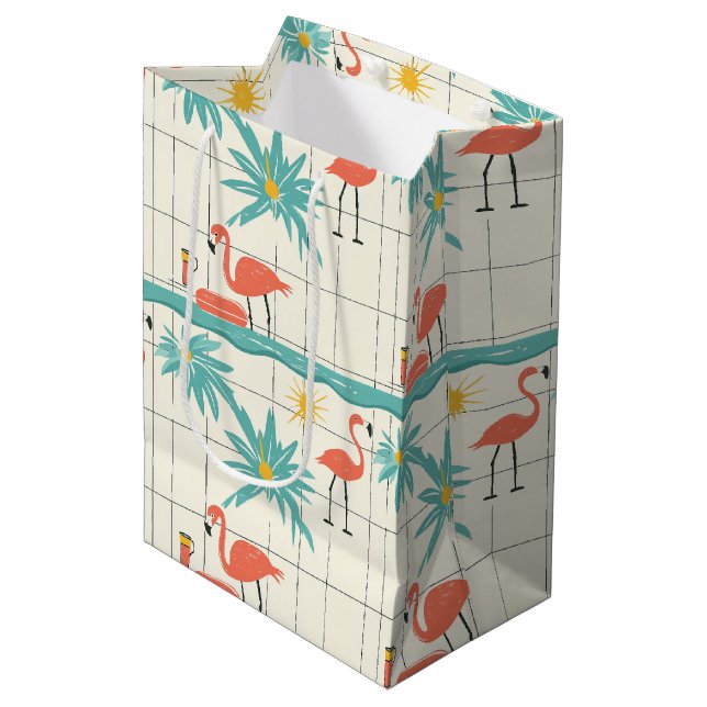 Retro Flamingo Poolside Summer Pattern (2) Mittlere Geschenktüte (Vorderseite Schrägansicht)
