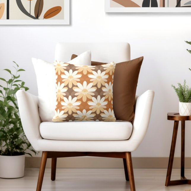 Retro floral Decorativ Kissen (Complete your elegant retro look with an exclusive Wild on Flowers Throw PIllow.)