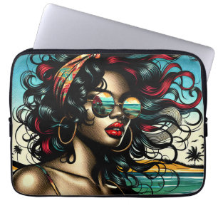 Retro-Frau am Strand im Comic-Stil Pop-Art Laptopschutzhülle