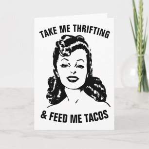 RETRO-FRAU BEIM SECOND-HAND-KAUF UND TACOS ROMANTI KARTE