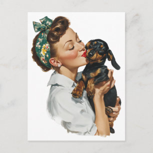 Retro-Frau küsst süßen Dachshund Postkarte