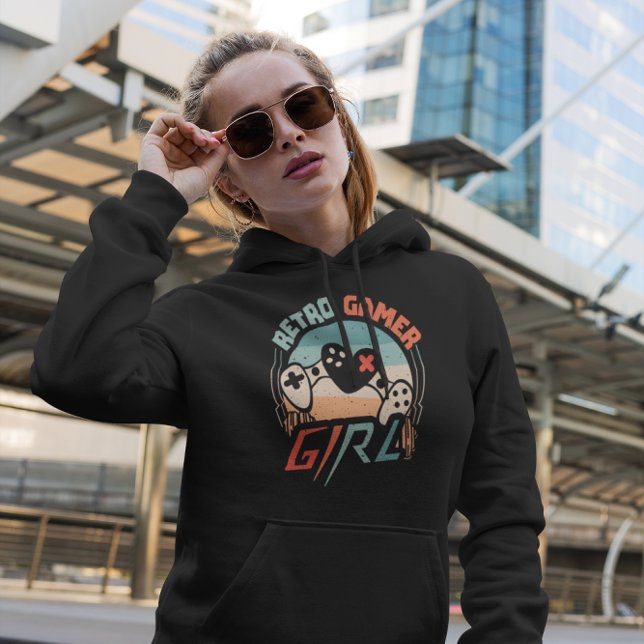 Retro Gamer Girl - Videospiel Hoodie (Von Creator hochgeladen)