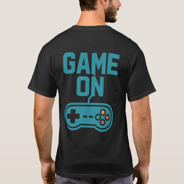 “Retro Gamer T-Shirt – Classic Arcade Pixel Tee” (Rückseite)