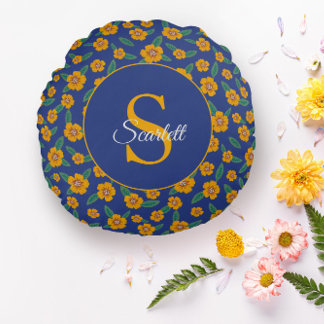 Retro-Gelb-Blumenmuster Monogramm Name blau Rundes Kissen