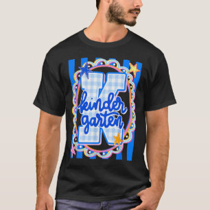 Retro gestreifte Kindergartenerzieherin Schüler zu T-Shirt