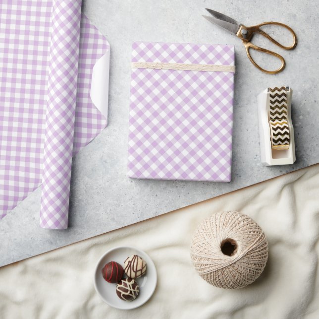 Retro Gingham Soft Lilac Geschenkpapier (Kunsthandwerk)