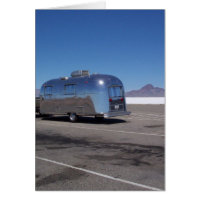 Retro glänzende Reise Camping Wohnwagen Spaß