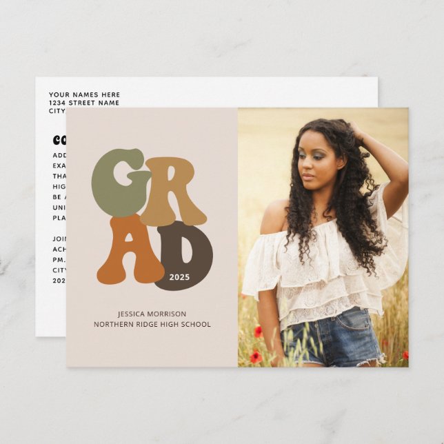 Retro Graduate 1970er Vintager Abschluss Postkarte (Vorne/Hinten)