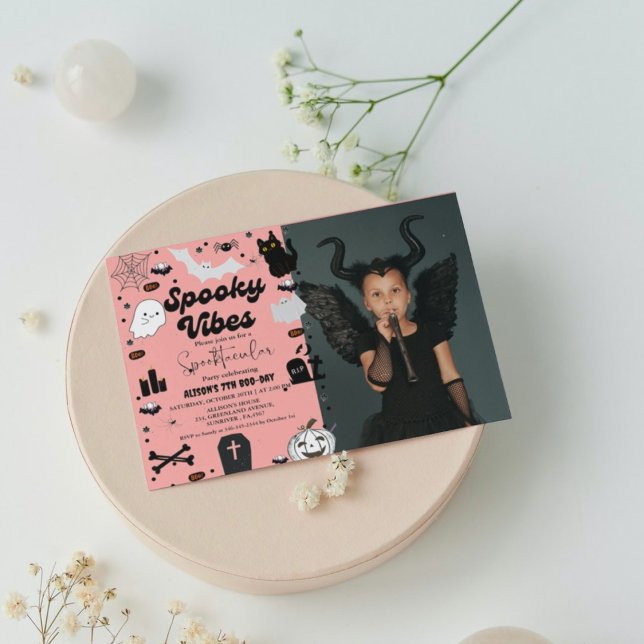 Retro Groovy Ghost Halloween Spooky vibes Birthday Einladung (Von Creator hochgeladen)