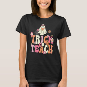 Retro Groovy Halloween Trick Or Teach Vintage Hipp T-Shirt