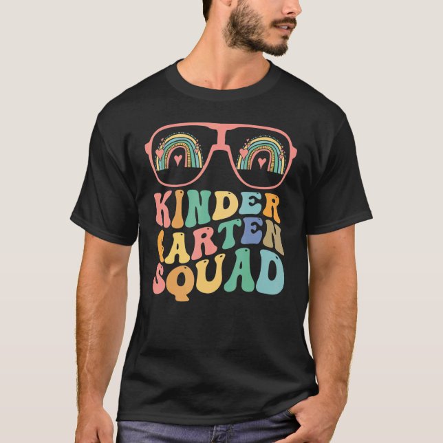 Retro Groovy Kindergarten Crew Kinder Squad Teache T-Shirt (Vorderseite)