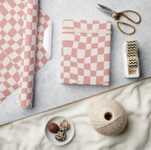 retro groovy rosa kariertes Wellenmuster  Geschenkpapier