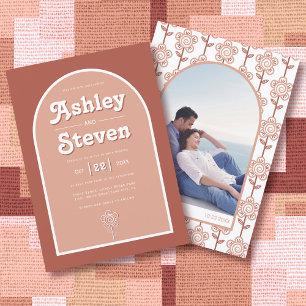 Retro Groovy Terracotta 70er inspiriert Hochzeit Einladung
