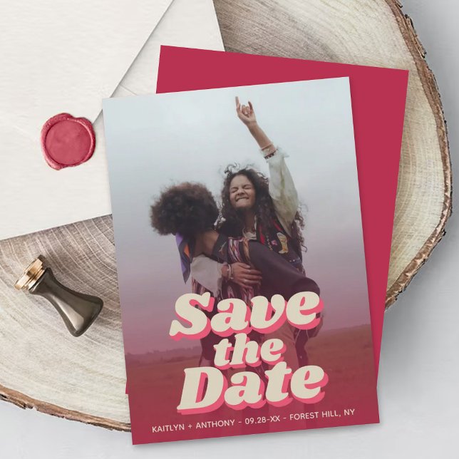 Retro Groovy Viva Magenta Foto Wedding Save The Date (Von Creator hochgeladen)