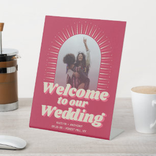Retro Groovy Viva Magenta Wedding Willkommen in de Sockelschild