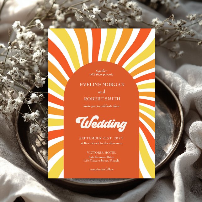 Retro Groovy Wellen Orangengelbe Sonnenhochzeit Einladung (Retro groovy waves orange yellow sun wedding invitation)