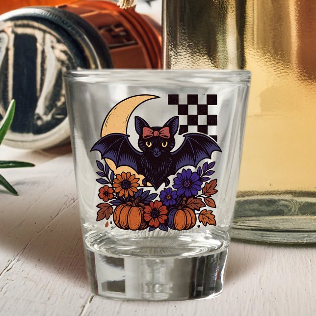 Retro Halloween-Boot mit mondgotischer Ästhetik Schnapsglas (This retro Halloween bat design captures spooky charm with a gothic twist.)